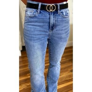 Judy blue jeans slim boot cut with slits.  Non distressed light denim 14w